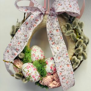 Coroniță pascală în stil romantic